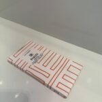 ‏شوكولاتة بالحليب مع ‏مربي توت