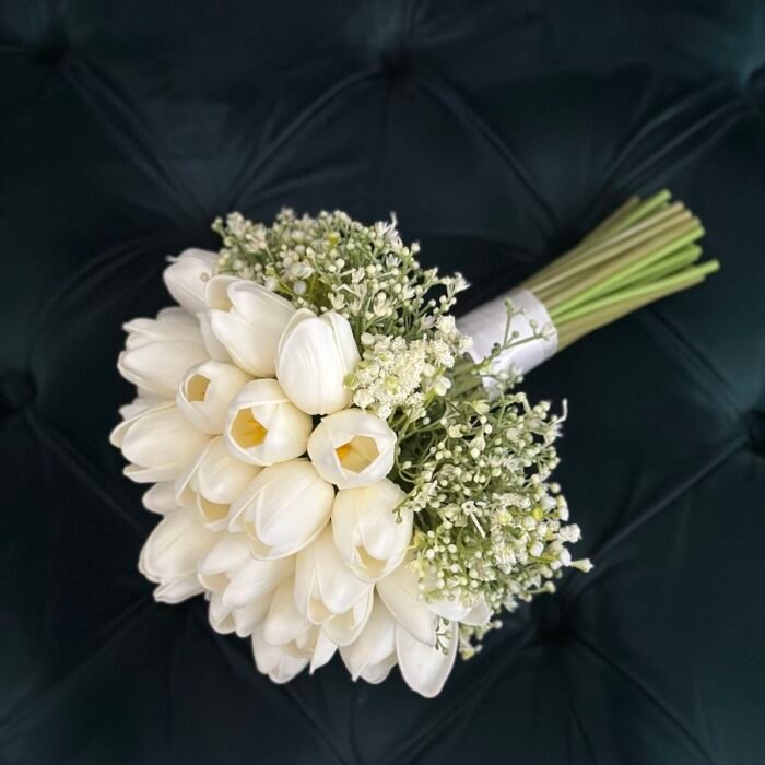 ⁦مسكة التوليب للعروسه مع الجبسو فيلا⁩ - الصورة ⁦1⁩
