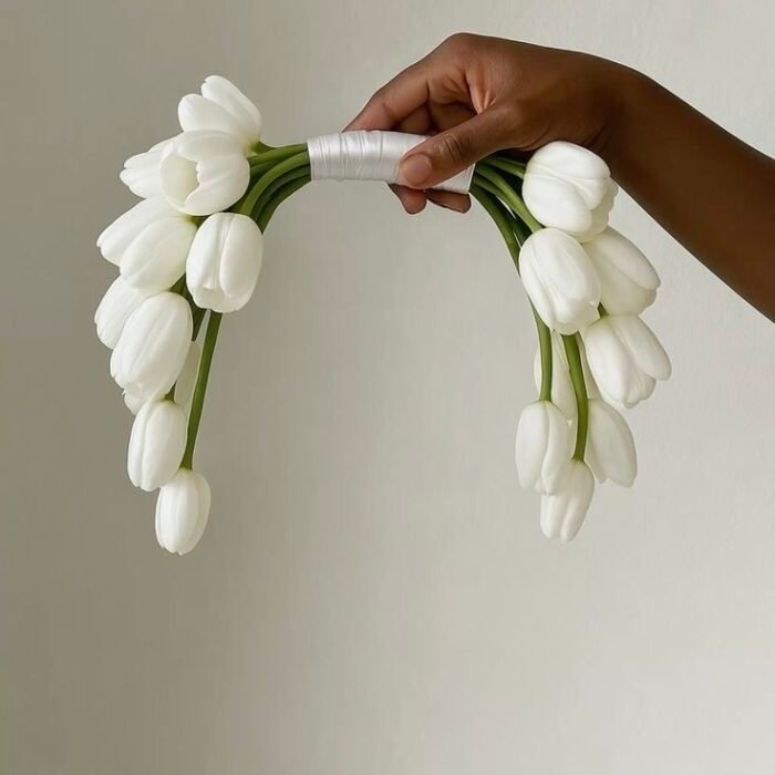 ⁦مسكة عروسة  التوليب الجميله⁩ - الصورة ⁦1⁩