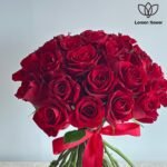⁦باقة ورد حمراء كلاسيك⁩ - الصورة ⁦2⁩